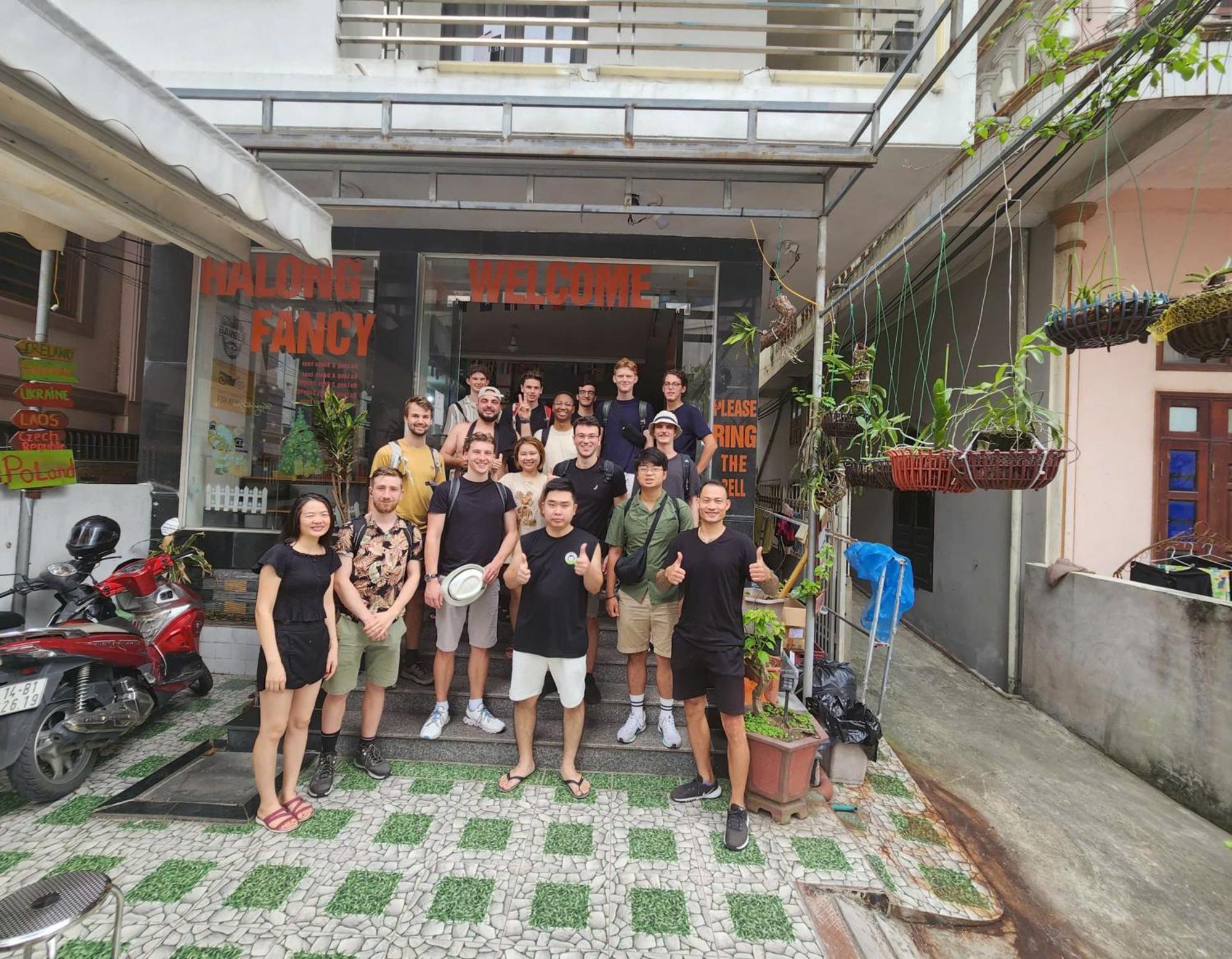 Ha Long Fancy Hostel With Vegetarian And Vegan Restaurant Esterno foto