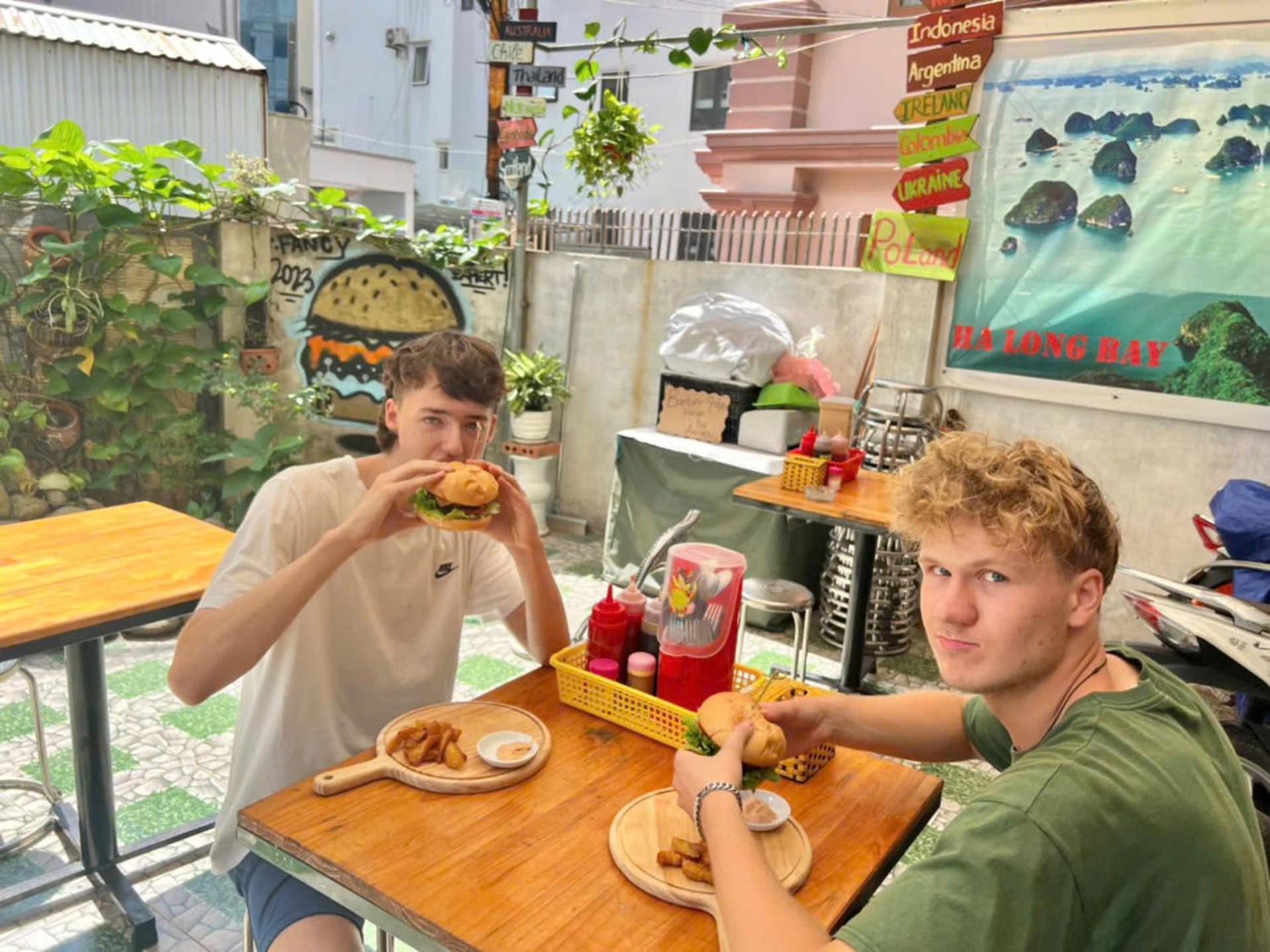 Ha Long Fancy Hostel With Vegetarian And Vegan Restaurant Esterno foto